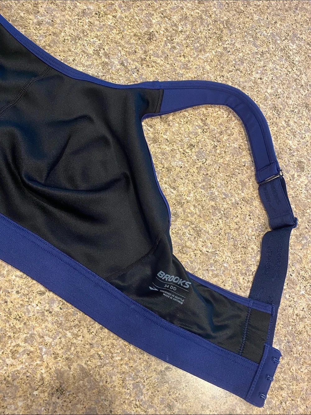 Brooks Sports Bra 34DD Style 350089 MUSTY SMELL